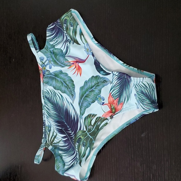 💙4/$20 Tropical Bikini Bottoms - Picture 1 of 7